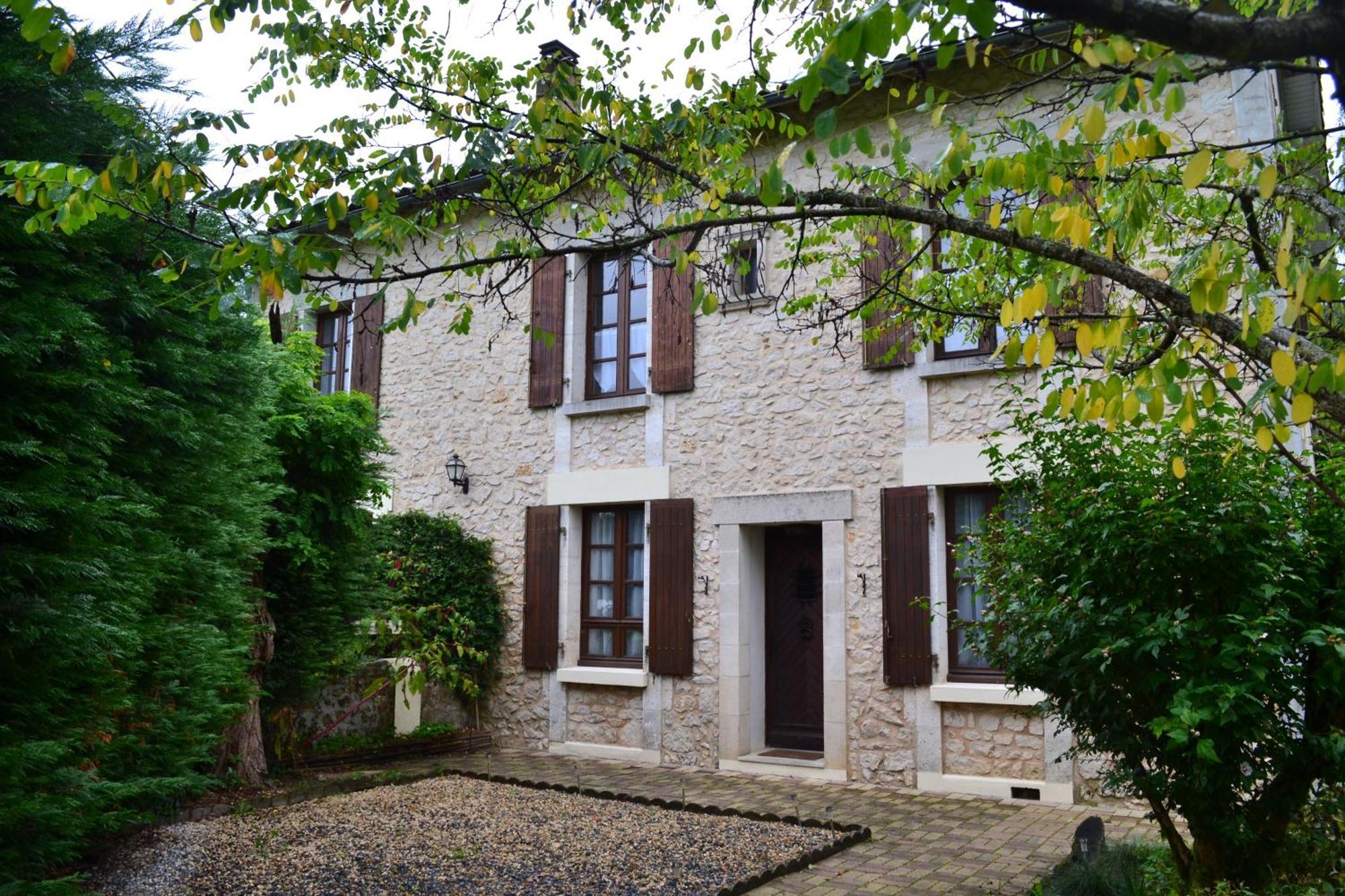 Les Bruyeres B&B Montbron Luaran gambar